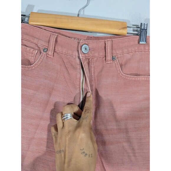 American Eagle Womens Pink Distressed Highest Rise Mom Shorts Sz 8 Boho Festival - Picture 3 of 8